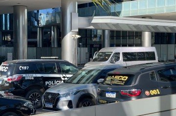 Operação apura supostos descontos irregulares em empréstimos consignados na folha de pagamento de servidores do Distrito Federal - (crédito: Davi Cruz/CB/DA Press) Operação apura supostos descontos irregulares em empréstimos consignados na folha de pagamento de servidores do Distrito Federal - (crédito: Davi Cruz/CB/DA Press)