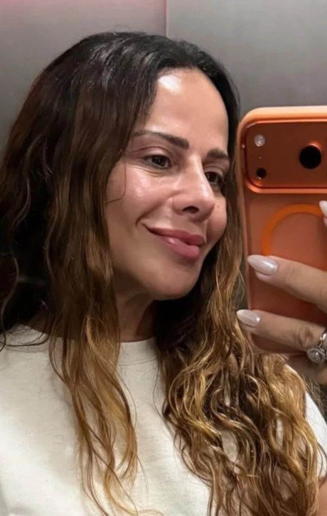 Viviane Araújo diz que sofre etarismo no Carnaval: 'Adoecendo' - (crédito: Observatorio dos Famosos) Viviane Araújo diz que sofre etarismo no Carnaval: 'Adoecendo' - (crédito: Observatorio dos Famosos)