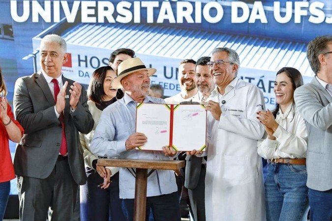 Presidente da República, Luiz Inácio Lula da Silva, durante ato de inauguração do Hospital Universitário da Universidade Federal de São João del-Rei (HU-UFSJ), em Divinópolis - MG - (crédito: Foto: Ricardo Stuckert / PR) Presidente da República, Luiz Inácio Lula da Silva, durante ato de inauguração do Hospital Universitário da Universidade Federal de São João del-Rei (HU-UFSJ), em Divinópolis - MG - (crédito: Foto: Ricardo Stuckert / PR)