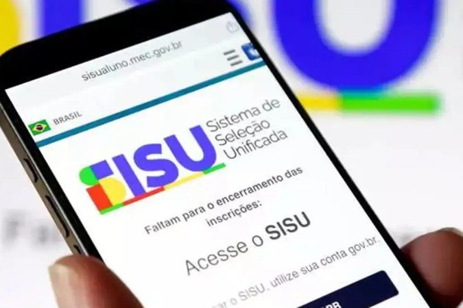 Candidatos acessam a plataforma do Sisu via smartphone para realizar ou alterar suas inscri&ccedil;&otilde;es -  (crédito: Divulga&ccedil;&atilde;o/MEC)