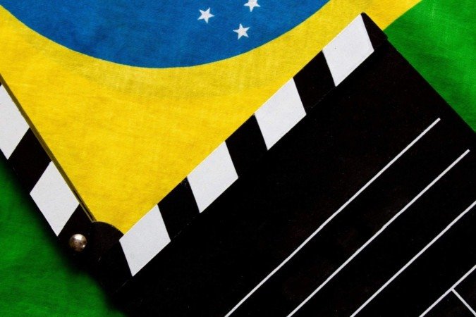 Dia do Cinema Brasileiro destaca filmes e documentários fora do óbvio que podem ampliar o repertório sociocultural dos estudantes (Imagem: MiniLab | Shutterstock)
- (crédito: EdiCase) Dia do Cinema Brasileiro destaca filmes e documentários fora do óbvio que podem ampliar o repertório sociocultural dos estudantes (Imagem: MiniLab | Shutterstock)
- (crédito: EdiCase)