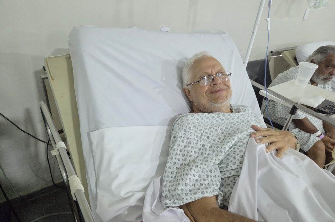 Roberto Carvalho, 68 anos, está unternado há um mês no Hospital Cidade do Sol