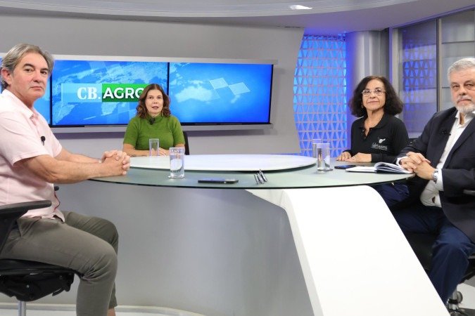 19/06/2026. O empresario Ronaldo Triacca, produtor de vinho e presidente da Expovitis Brasil e Giovana Navarro Santana, produtora de queijo de cabra, s..o os entrevistados do CB Agro. Na bancada Sibele negromonte e Marcelo Agner.
- (crédito: Davi Pereira/CB/D.A Press) 19/06/2026. O empresario Ronaldo Triacca, produtor de vinho e presidente da Expovitis Brasil e Giovana Navarro Santana, produtora de queijo de cabra, s..o os entrevistados do CB Agro. Na bancada Sibele negromonte e Marcelo Agner.
- (crédito: Davi Pereira/CB/D.A Press)