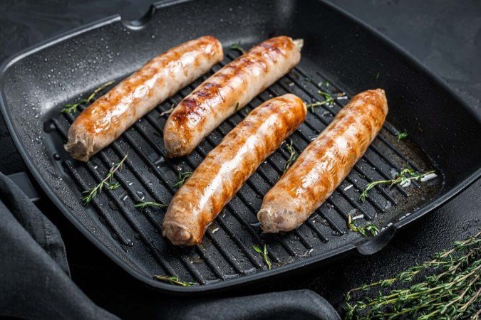 Salsicha (Imagem: Mironov Vladimir | Shutterstock) - (crédito: EdiCase) Salsicha (Imagem: Mironov Vladimir | Shutterstock) - (crédito: EdiCase)
