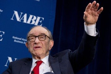 Alan Greenspan, nascido em 6 de março de 1926, foi um influente economista norte-americano que presidiu o Federal Reserve (Fed), o banco central dos EUA. -  (crédito:  AFP)