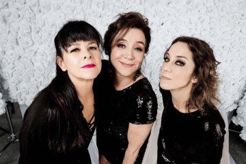 Taciana Barros, Marisa Orth e Karina Buhr no espetáculo Amar e mudar as coisas: Belchior - 80 anos - (crédito: José de Holanda) Taciana Barros, Marisa Orth e Karina Buhr no espetáculo Amar e mudar as coisas: Belchior - 80 anos - (crédito: José de Holanda)