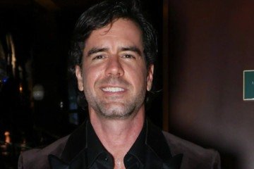 Fora das novelas, Marcos Pitombo dá zoom em peitoral peludo na web - (crédito: Observatorio dos Famosos) Fora das novelas, Marcos Pitombo dá zoom em peitoral peludo na web - (crédito: Observatorio dos Famosos)