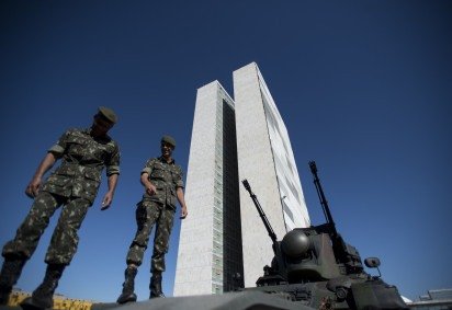 Além dos nomes destacados pela publicação, a portaria também nomeou o sargento da Marinha Márcio Adriano Leite -  (crédito: Marcelo Camargo/Agência Brasil) -Além dos nomes destacados pela publicação, a portaria também nomeou o sargento da Marinha Márcio Adriano Leite -  (crédito: Marcelo Camargo/Agência Brasil)