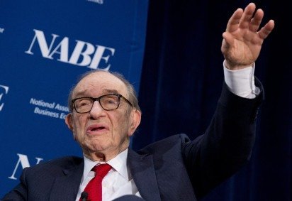 Alan Greenspan, nascido em 6 de março de 1926, foi um influente economista norte-americano que presidiu o Federal Reserve (Fed), o banco central dos EUA. -  (crédito:  AFP)
