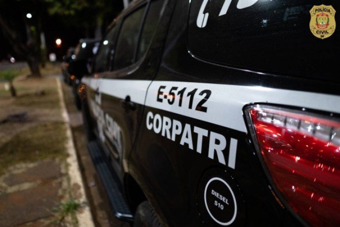 PCDF prende integrantes de grupo responsável por roubar 15 caminhonetes - (crédito: Divulgação / PCDF) PCDF prende integrantes de grupo responsável por roubar 15 caminhonetes - (crédito: Divulgação / PCDF)