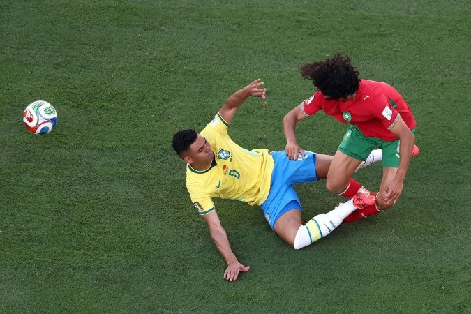 Cão de guarda, Casemiro está com o alerta ligado para cartões amarelos, após ser advertido contra Marrocos -  (crédito: Al Bello/AFP)