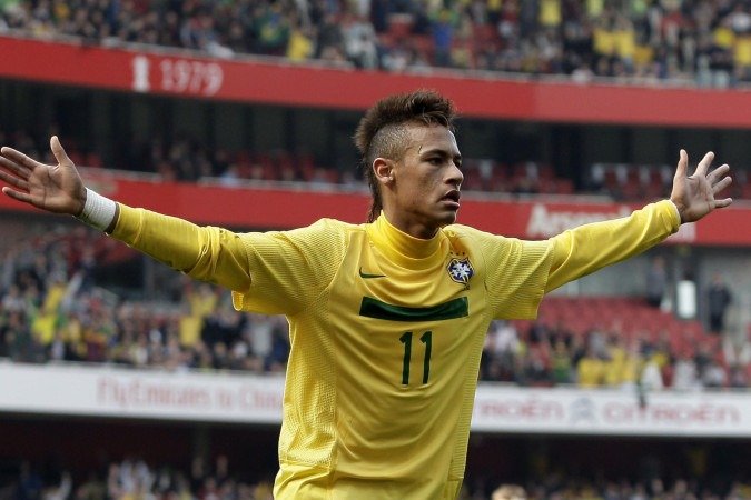 Brazil's Neymar celebrates scoring his goal against Scotland during their International friendly football match at the Emirates Stadium in London, on March 27, 2011 . AFP PHOTO/IAN KINGTON
Caption - (crédito: AFP) Brazil's Neymar celebrates scoring his goal against Scotland during their International friendly football match at the Emirates Stadium in London, on March 27, 2011 . AFP PHOTO/IAN KINGTON
Caption - (crédito: AFP)