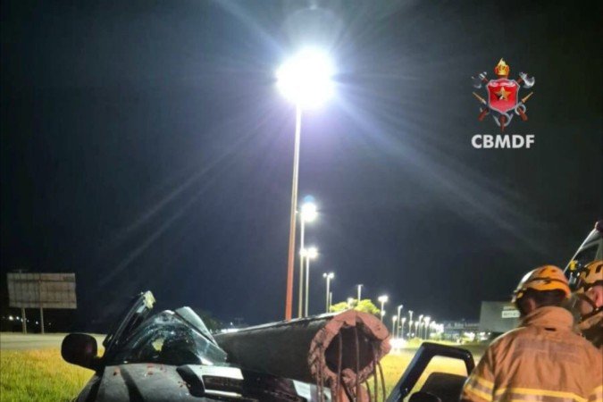 Apesar do impacto, nenhuma delas precisou ser transportada para uma unidade hospitalar. - (crédito: Divulgação/CBMDF) Apesar do impacto, nenhuma delas precisou ser transportada para uma unidade hospitalar. - (crédito: Divulgação/CBMDF)