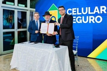 Segundo Lula, que tiver um celular fruto de roubo ou furto deve procurar uma delegacia para entregar o aparelho, e não será responsabilizado - (crédito: Ricardo Stuckert/PR) Segundo Lula, que tiver um celular fruto de roubo ou furto deve procurar uma delegacia para entregar o aparelho, e não será responsabilizado - (crédito: Ricardo Stuckert/PR)