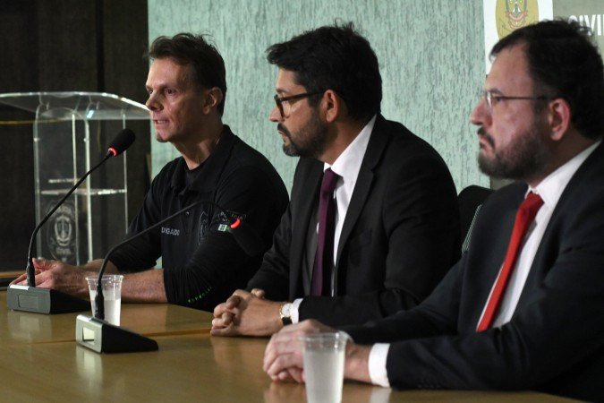 O delegado Henry Galdino, informou que a PCDF solicitou à Justiça o afastamento dos servidores das atividades relacionadas a operações financeiras - (crédito: Marcelo Ferreira/CB/D.A Press) O delegado Henry Galdino, informou que a PCDF solicitou à Justiça o afastamento dos servidores das atividades relacionadas a operações financeiras - (crédito: Marcelo Ferreira/CB/D.A Press)