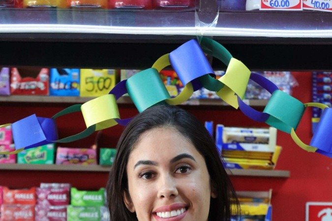 Na Sales Distribuidora, na Estrutural, a empres&aacute;ria Jaqueline Silva, 26 anos, afirma que o movimento dobrou com a Copa