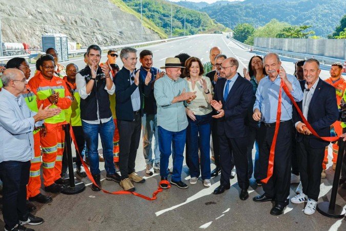 Lula acelerou o ritmo de inauguração de obras nas últimas semanas. A partir de 4 da julho, políticos que disputam nas eleições estarão proibidos de participar de inaugurações - (crédito: Ricardo Stuckert/PR) Lula acelerou o ritmo de inauguração de obras nas últimas semanas. A partir de 4 da julho, políticos que disputam nas eleições estarão proibidos de participar de inaugurações - (crédito: Ricardo Stuckert/PR)
