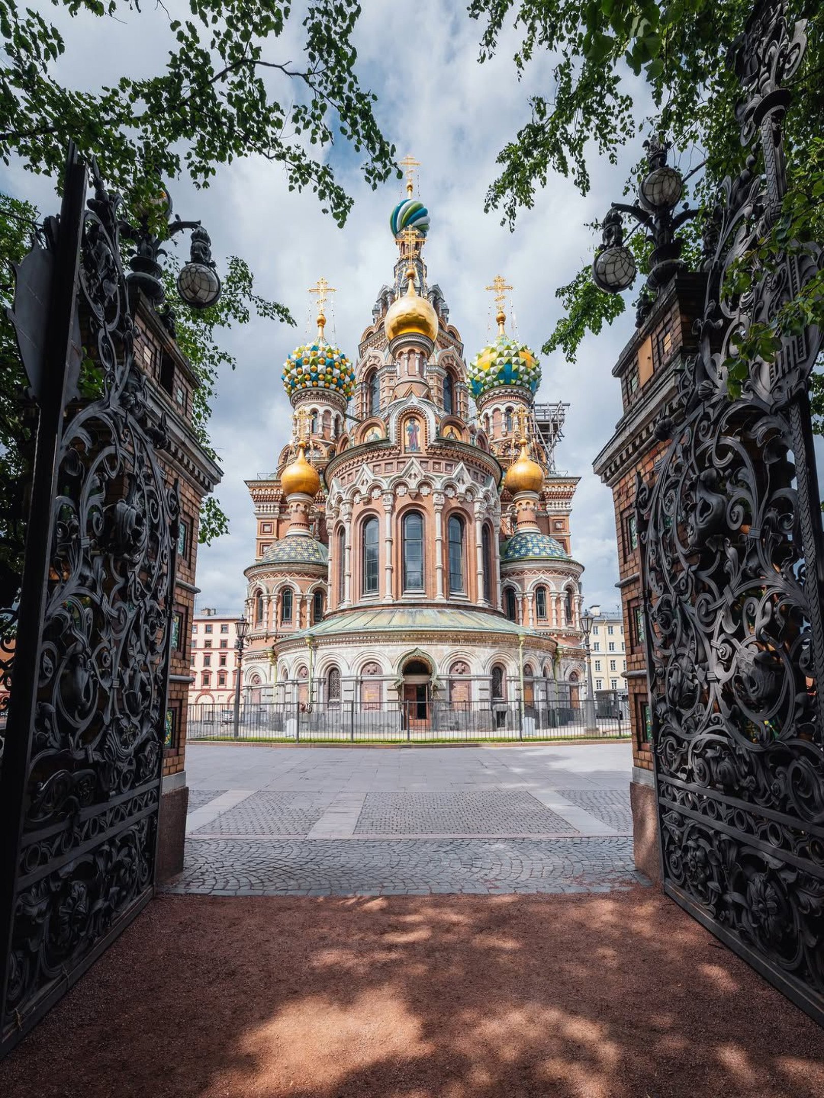 Catedral do Salvador sobre o Sangue Derramado, constru&iacute;da no local onde o Czar Alexandre da R&uacute;ssia foi assassinado, em 13 de mar&ccedil;o de 1881