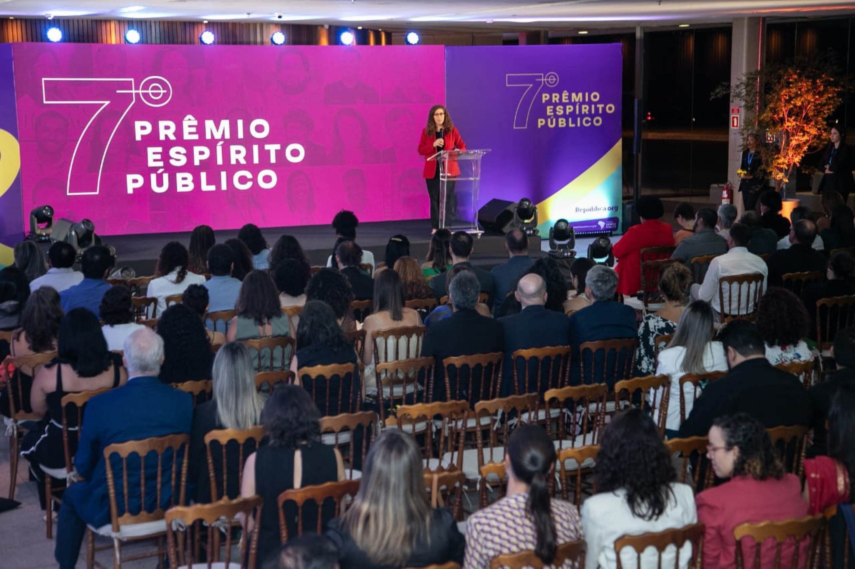 Inscrições para 'Prêmio Espírito Público' terminam neste sábado (29/6)