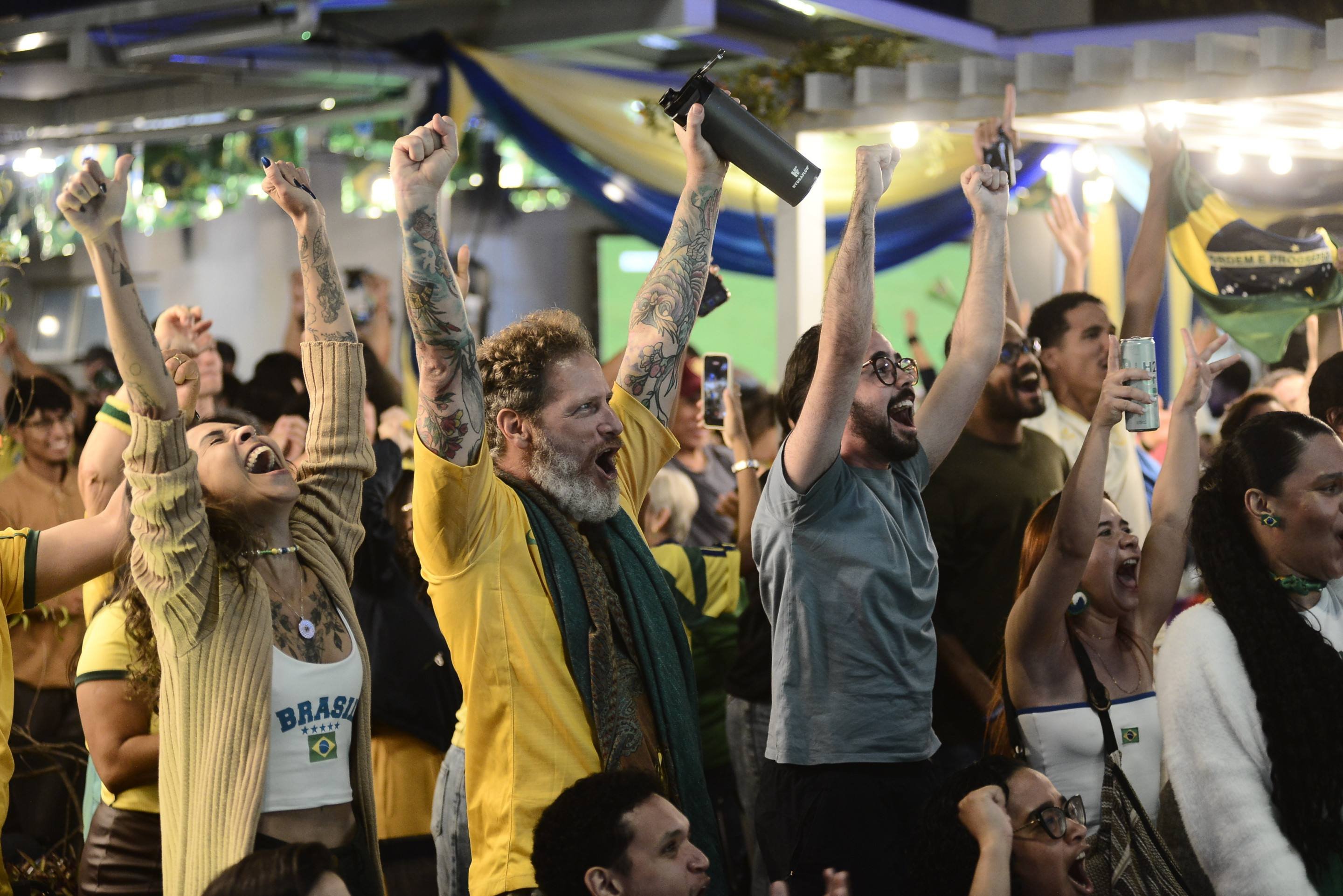  Torcida do Brasil no SESC da 504 Sul.