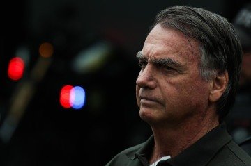 Julgamento na Justiça Militar não reavalia a condenação criminal imposta pelo STF, apenas a manutenção ou perda da patente de Bolsonaro - (crédito: Fabio Rodrigues-Pozzebom/ Agência Brasil) Julgamento na Justiça Militar não reavalia a condenação criminal imposta pelo STF, apenas a manutenção ou perda da patente de Bolsonaro - (crédito: Fabio Rodrigues-Pozzebom/ Agência Brasil)