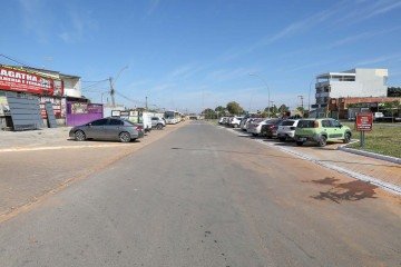 As intervenções somam R$ 215 milhões e contemplam serviços de drenagem, pavimentação asfáltica, blocos intertravados e construção de calçadas. -  (crédito: Lúcio Bernardo Jr/Agência Brasília/Divulgação)