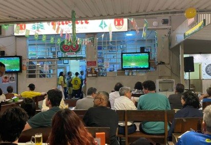 Jogo do Brasil contra Esc&oacute;cia no Bar Beirute -  (crédito: Mel Keroline/CB/D.A. Press) -Jogo do Brasil contra Esc&oacute;cia no Bar Beirute -  (crédito: Mel Keroline/CB/D.A. Press)
