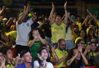 Centenas de torcedores se reúnem no Bar do Toinzinho -  (crédito: Marcelo Ferreira/ CB D.A. Press) -Centenas de torcedores se reúnem no Bar do Toinzinho -  (crédito: Marcelo Ferreira/ CB D.A. Press)