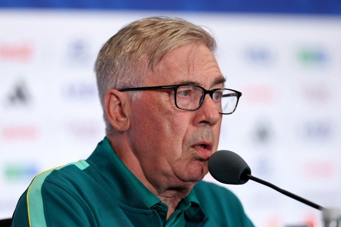 O técnico italiano do Brasil, Carlo Ancelotti, concede entrevista coletiva no Miami Stadium. - (crédito: AFP) O técnico italiano do Brasil, Carlo Ancelotti, concede entrevista coletiva no Miami Stadium. - (crédito: AFP)