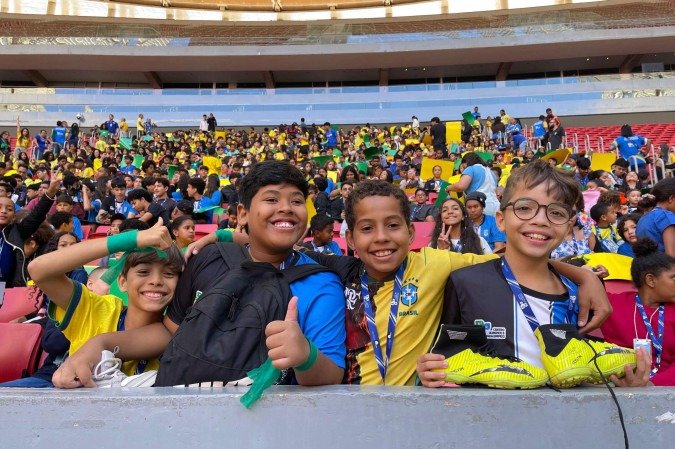700 crianças participam de divulgação da Copa do Mundo Feminina 2027 - (crédito: Davi Cruz/CB/D.A Press) 700 crianças participam de divulgação da Copa do Mundo Feminina 2027 - (crédito: Davi Cruz/CB/D.A Press)