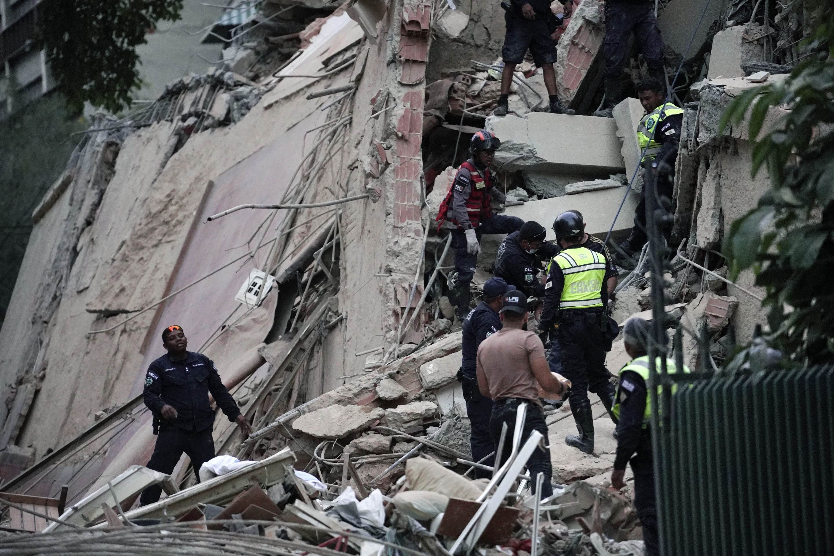 Imagens mostram pessoas feridas logo ap&Atilde;&sup3;s o terremoto que atingiu a Venezuela nesta quarta-feira (24/6) 