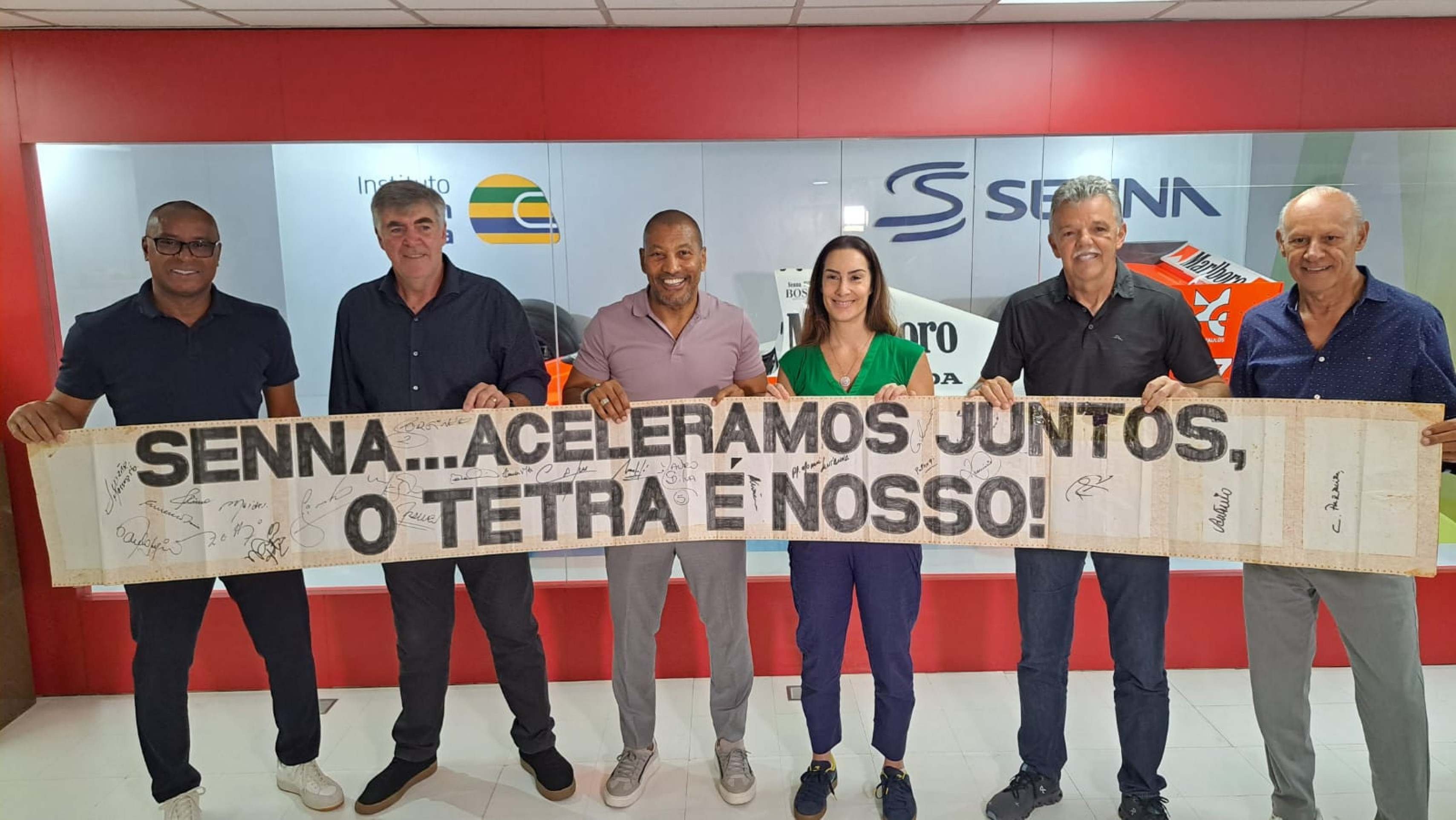  A homenagem a Senna que marcou a conquista do tetra em 1994 