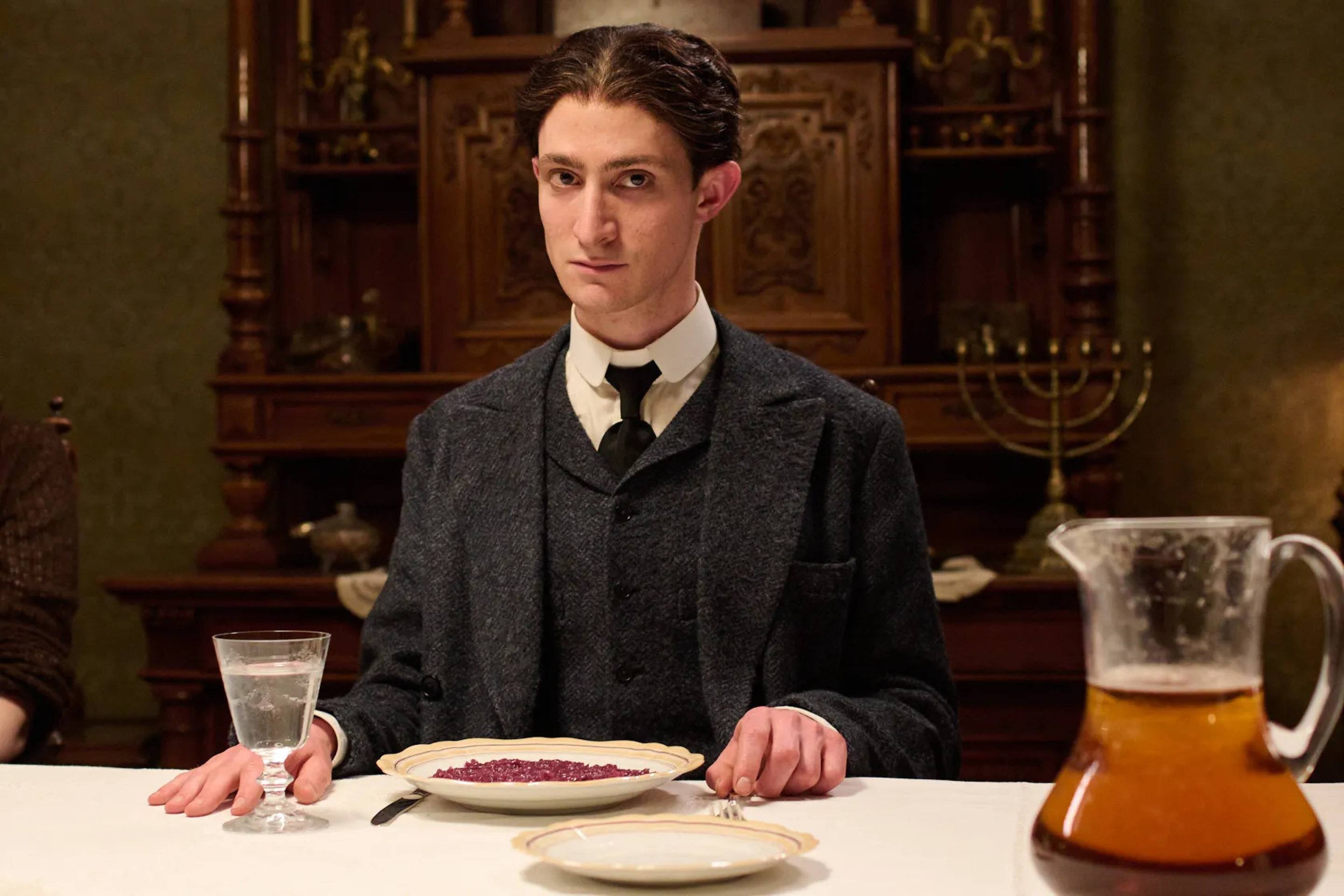 Vida breve, vida louca: estreia cinebiografia do escritor Franz Kafka