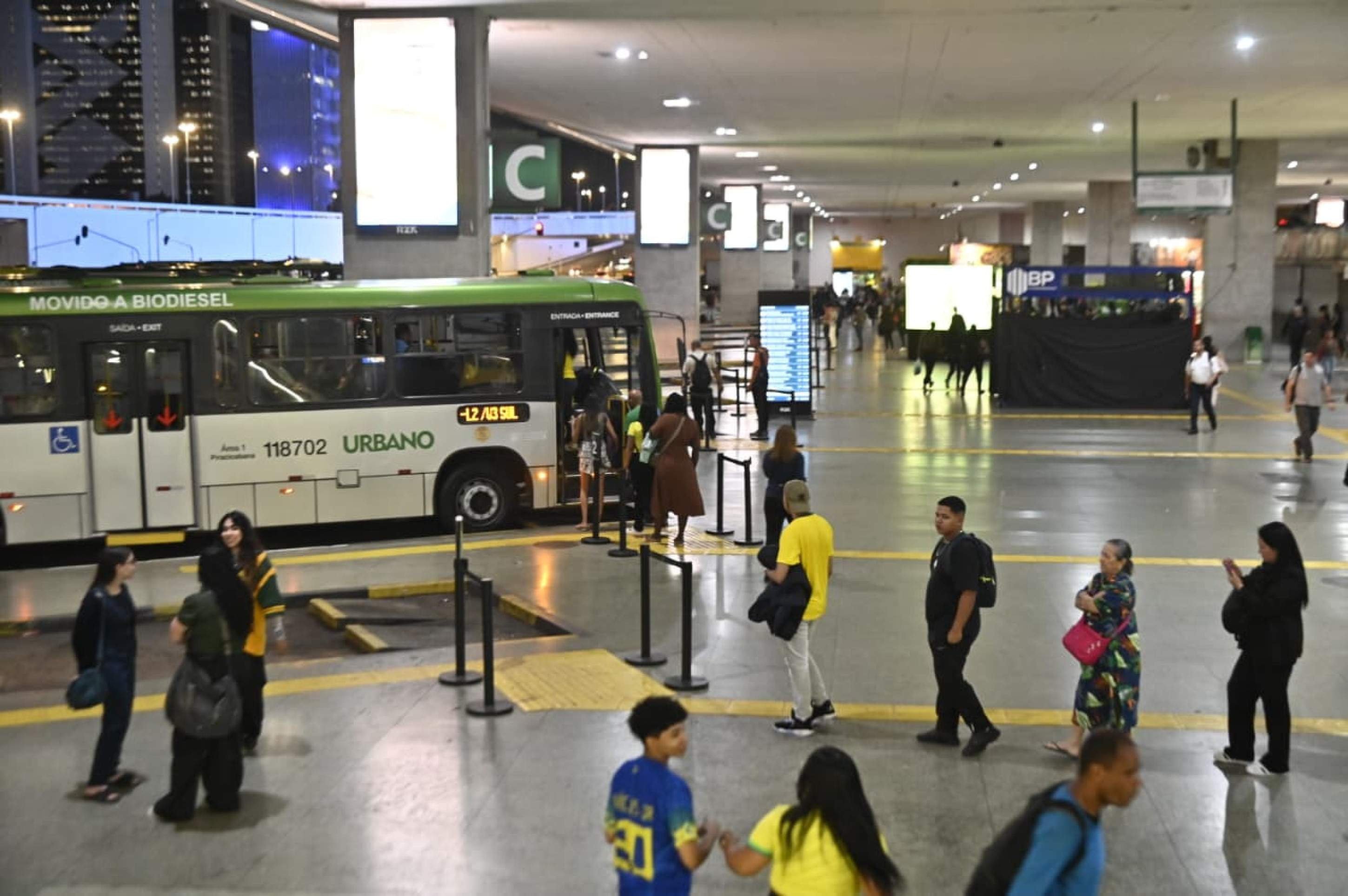 Rodoviária tem filas e longas esperas durante jogo da Seleção Brasileira