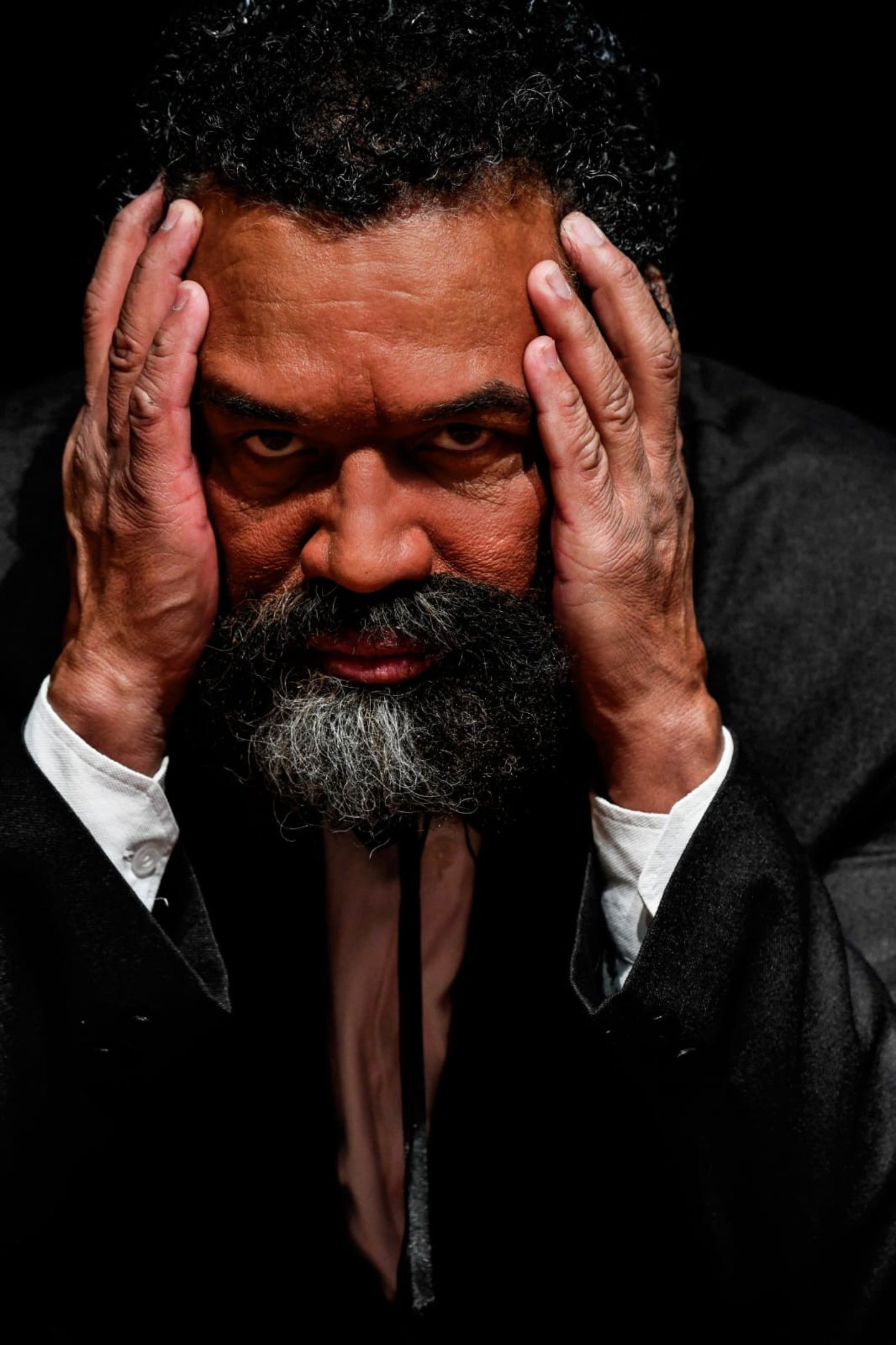 Deo Garcez como Luiz Gama