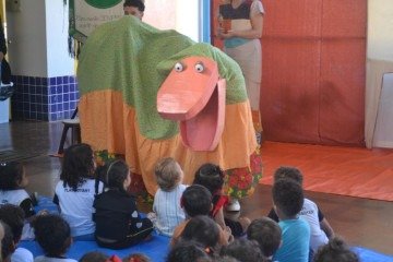 O projeto 'Primeira Infância em Foco: Contos de Encantamento' encerra sua circulação com uma apresentação aberta ao público no dia 27 de junho


 -  (crédito: Divulgação: Instituto Cultural Paepalanthus)