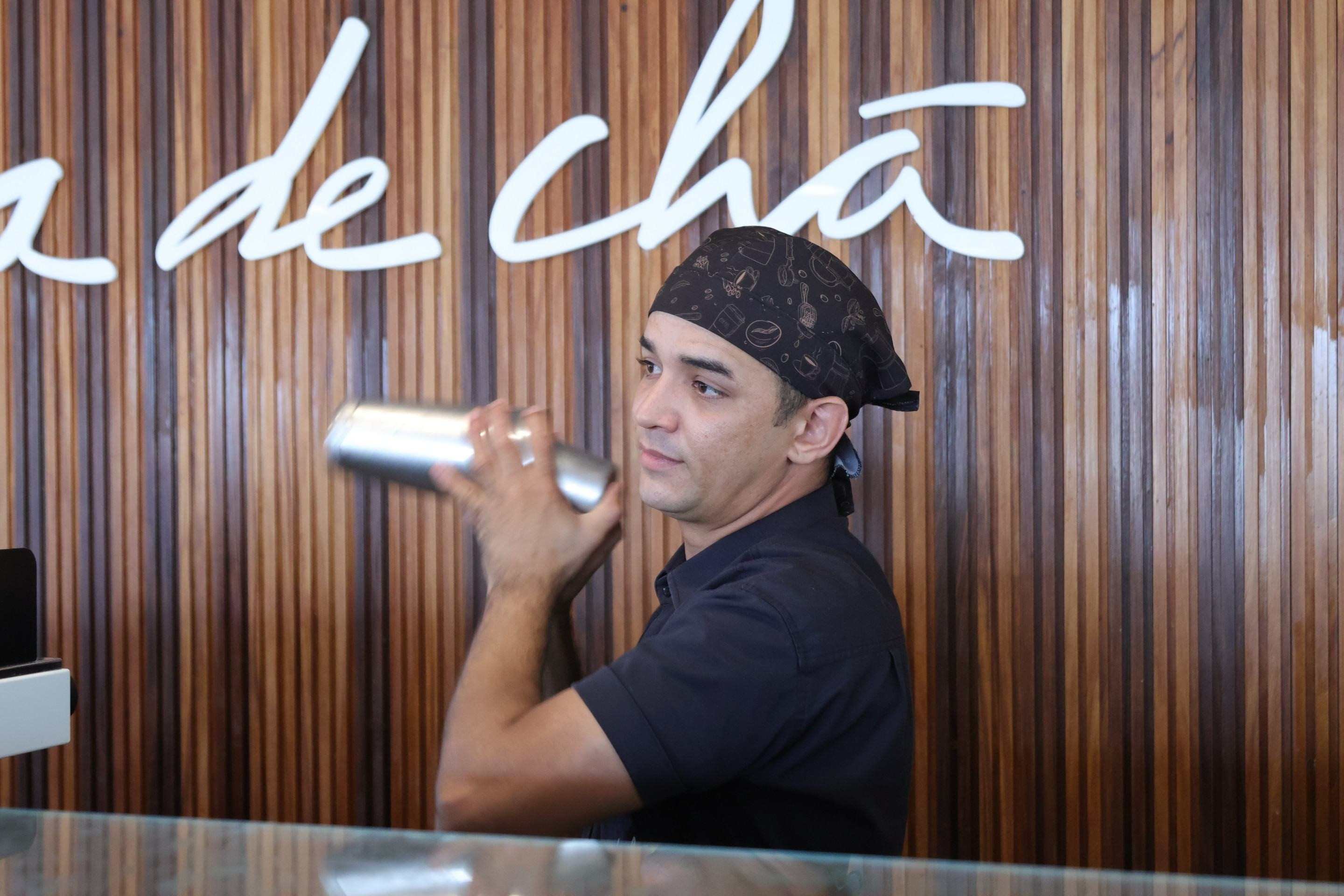Restaurante / caf&eacute; Casa de Ch&aacute; completa 2 anos