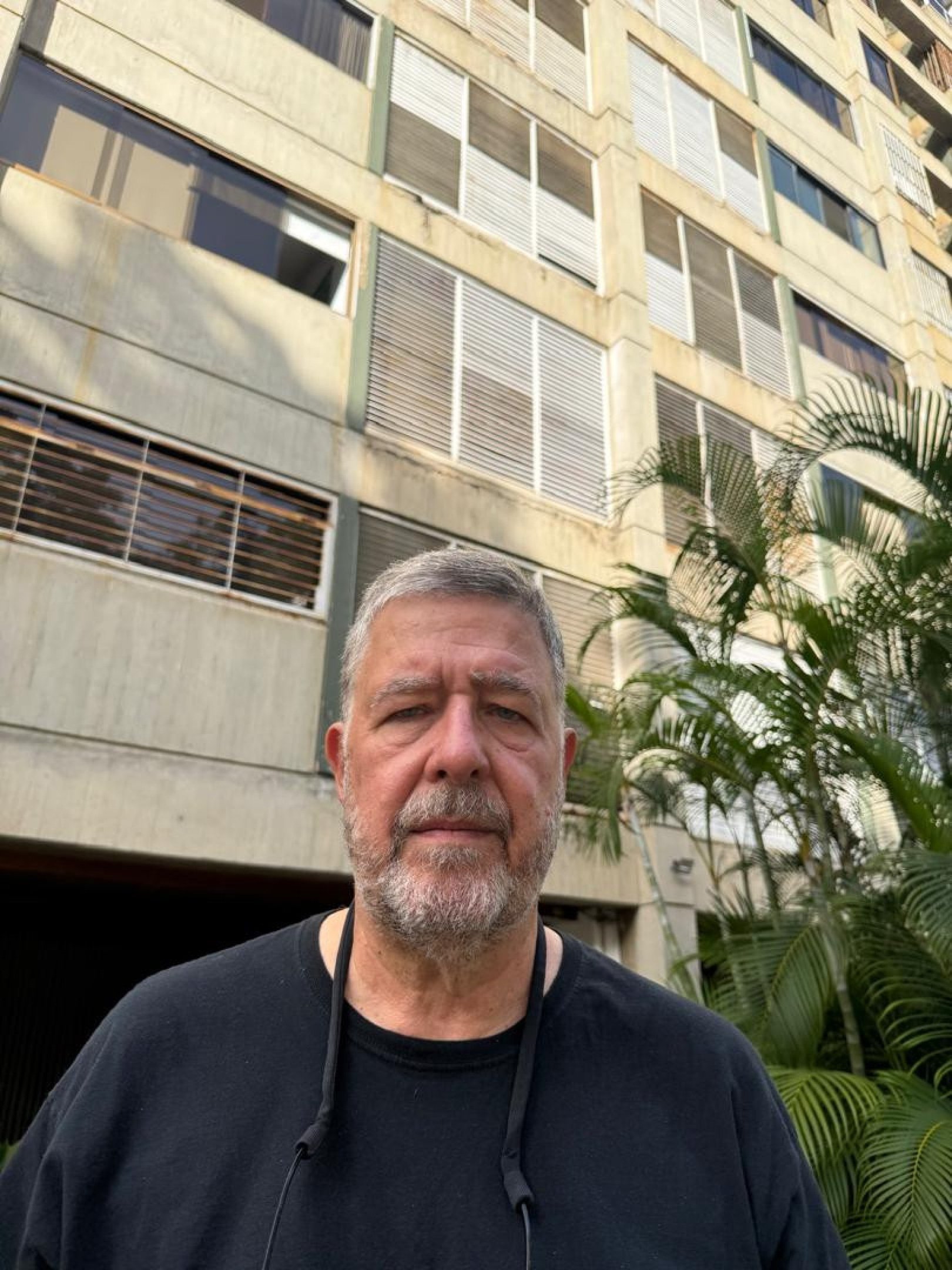 Joaqu&iacute;n Ben&iacute;tez Maal, 67 anos, professor, morador de Baruta (sudeste)