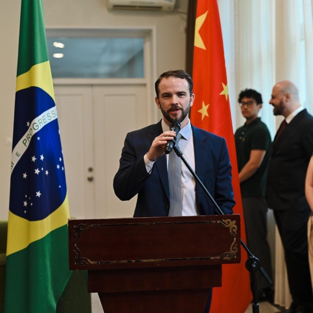 Durigan diz que juros altos travam economia e pressionam dívida pública