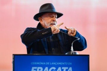 Presidente Lula durante cerimônia de lançamento da Fragata 'Cunha Moreira' em Itajaí

 

 -  (crédito: Ricardo Stuckert / PR)