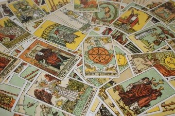 Jogo oracular de cartas surgiu na Itália, entre os séculos XV e XVI, e até hoje atrai curiosos com o futuro  -  (crédito: Pixabay)