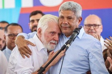 'Nós vamos provar que, se você tem um erro na vida, para eles o erro é cuidar de pobre e dedicar a sua vida', discursou Jerônimo -  (crédito: Divulgação/Jerônimo Rodrigues)