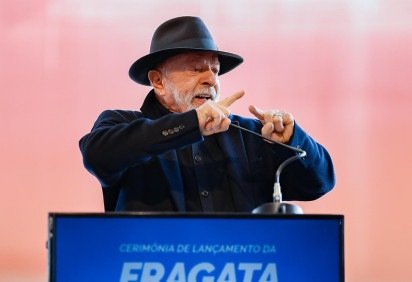 Presidente Lula durante cerimônia de lançamento da Fragata 