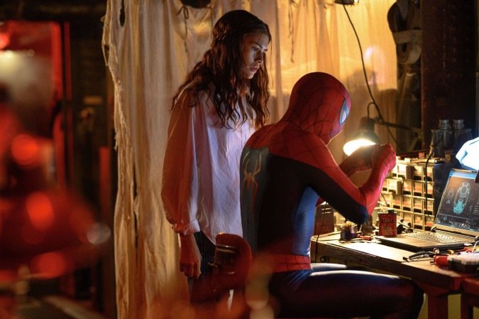 Homem-Aranha: Um novo dia 
trará o astro Tom Holland em crise