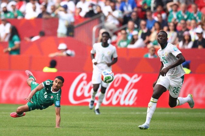 Sem pena, Senegal goleia Iraque e fica perto de vaga na Copa do Mundo
       -  (crédito: Cole Burston / AFP)