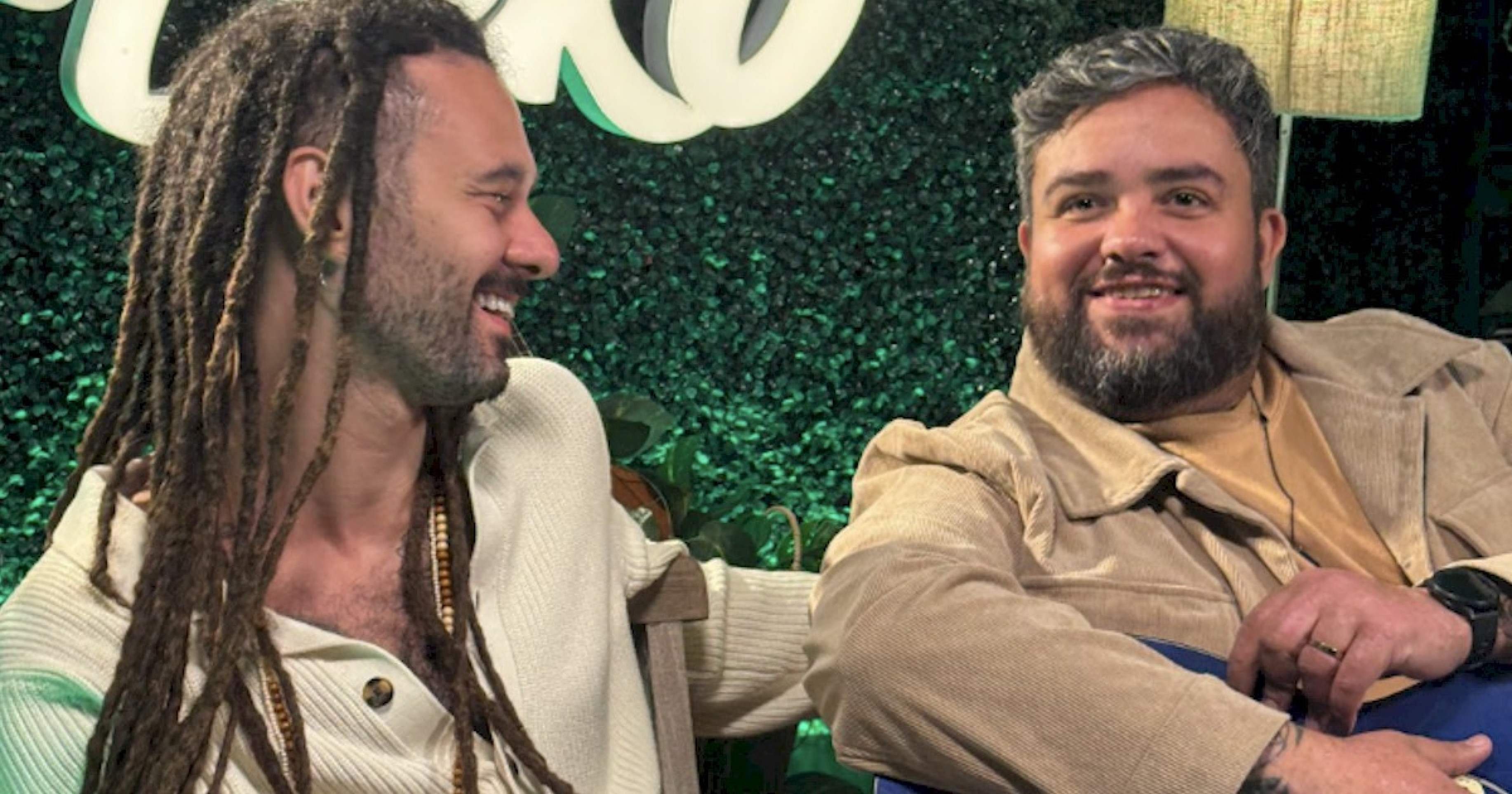 DEKO e Gabriel Elias eternizam a própria parceria em 'Pele Morena'