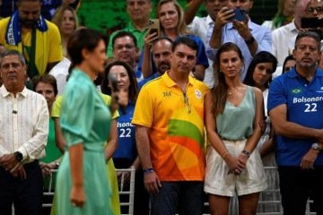 Michelle publicou dois vídeos que somam 27 minutos com críticas ao enteado -  (crédito: Reprodução Instagram/Michelle Bolsonaro)