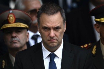 Adorni teve apoio de Milei em um primeiro momento, mas não resistiu à pressão de opositores e da opinião pública -  (crédito:  Luis ROBAYO / AFP)