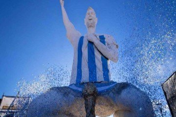 Estátua em homenagem a Messi vira meme na Argentina:  -  (crédito: Foto: Reprodução X/Twitter)