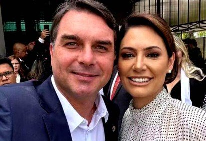 Vídeo expôs que Flávio e Michelle estão no centro de uma disputa sobre quem melhor representa o estandarte dos Bolsonaro -  (crédito: Reprodução/Redes Sociais) -Vídeo expôs que Flávio e Michelle estão no centro de uma disputa sobre quem melhor representa o estandarte dos Bolsonaro -  (crédito: Reprodução/Redes Sociais)
